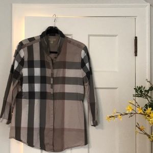 Burberry 3/4 sleeve blouse